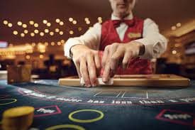 Layar antarmuka live blackjack kaviar88 menunjukkan dealer, tangan pemain, tombol aksi, dan riwayat kartu terbaru